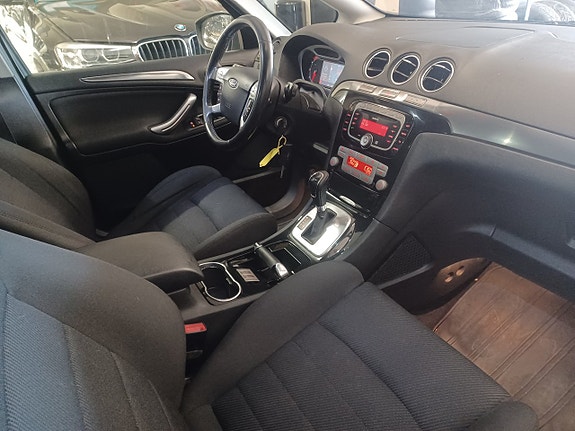 Ford S-MAX 9 of 16