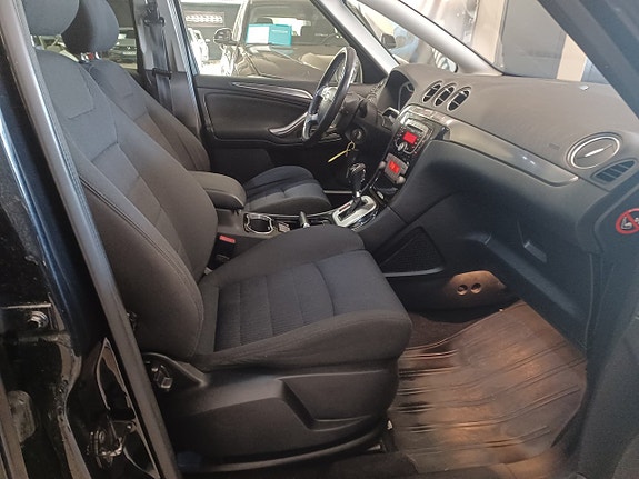Ford S-MAX 8 of 16