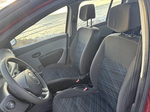 Renault Clio 6 of 11