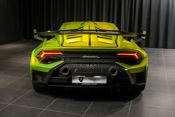 Lamborghini Huracan 5 of 5