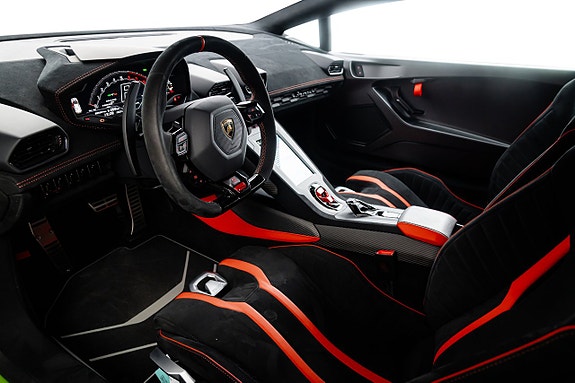 Lamborghini Huracan 8 of 14