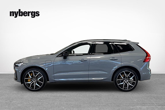 Volvo XC60 3 of 26