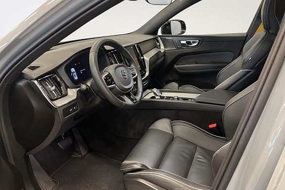Volvo XC60 12 of 26