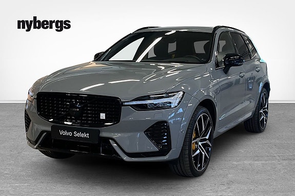 Volvo XC60 2 of 26