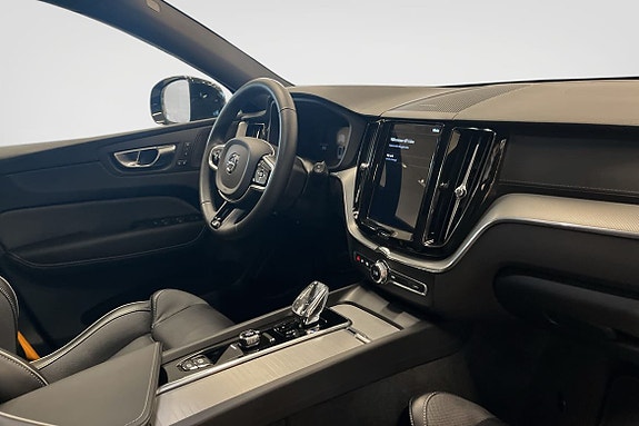 Volvo XC60 18 of 26