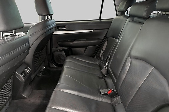 Subaru Legacy 9 of 12
