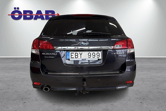 Subaru Legacy 5 of 12