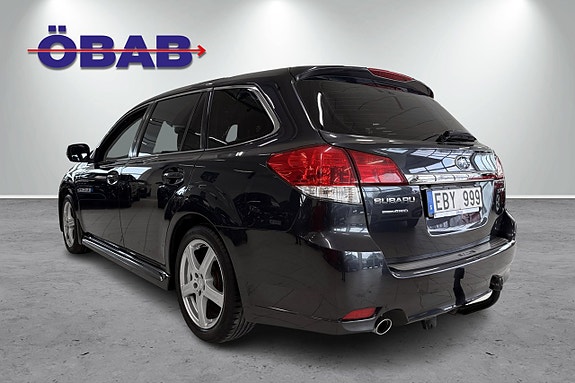 Subaru Legacy 6 of 12