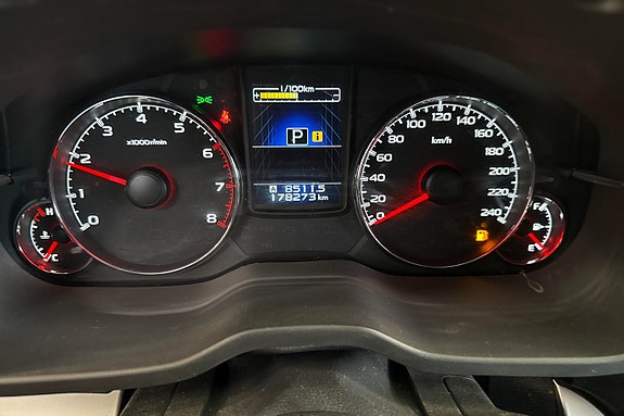 Subaru Legacy 11 of 12