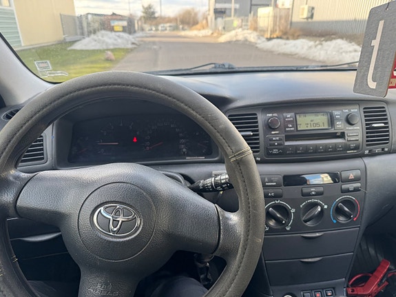 Toyota Corolla 5 of 9
