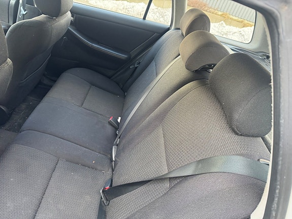 Toyota Corolla 3 of 9