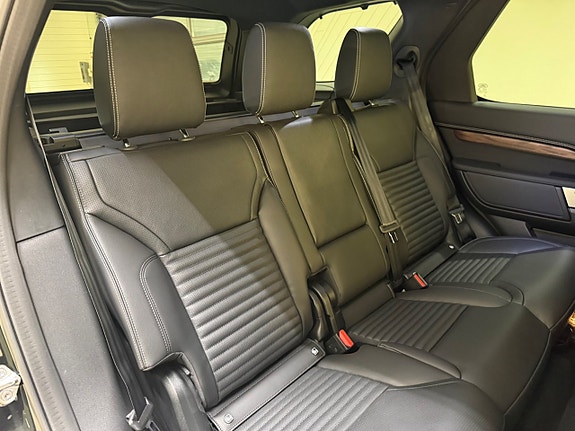 Land Rover Discovery 16 of 20