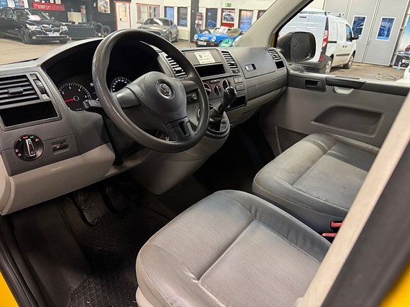 Volkswagen Transporter 12 of 18