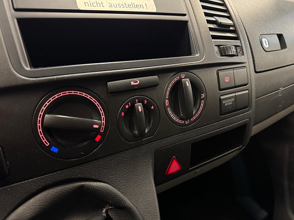 Volkswagen Transporter 17 of 18