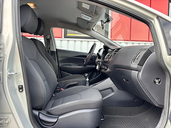Kia Rio 15 of 16