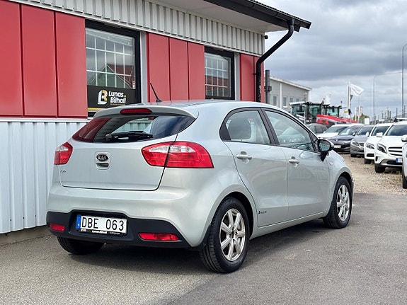 Kia Rio 7 of 16