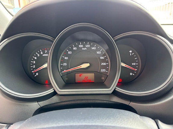 Kia Rio 12 of 16