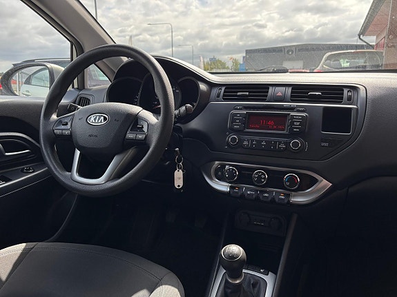 Kia Rio 11 of 16