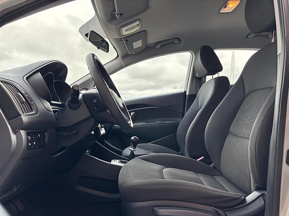 Kia Rio 14 of 16