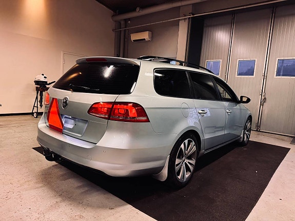 Volkswagen Passat 2.0 TDI Automat 18" Fälg Nybyggd A-Traktor 3 of 12