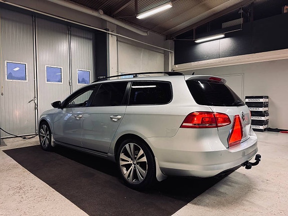 Volkswagen Passat 2.0 TDI Automat 18" Fälg Nybyggd A-Traktor 4 of 12
