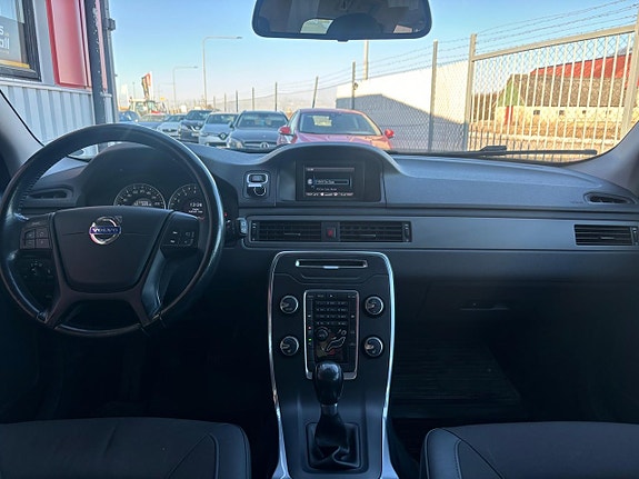 Volvo V70 9 of 21