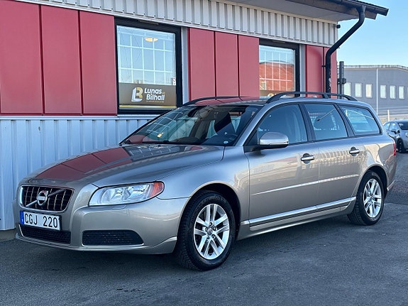 Volvo V70 2 of 21