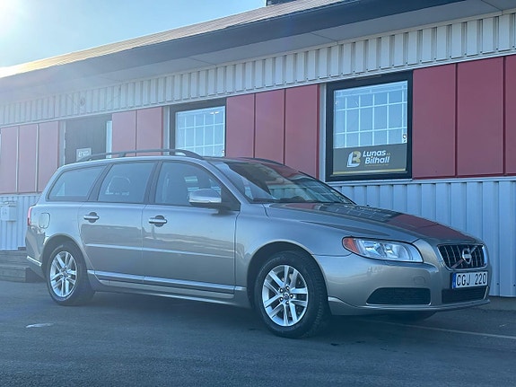 Volvo V70 5 of 21