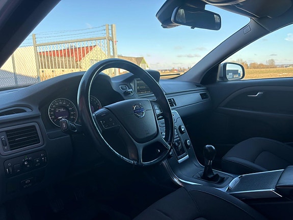 Volvo V70 8 of 21