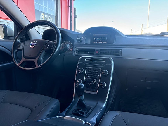 Volvo V70 10 of 21