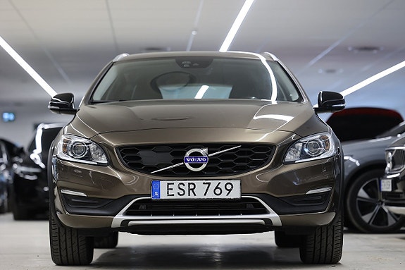 Volvo V60 Cross Country 5 of 5