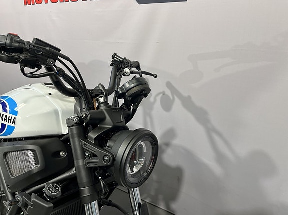 Yamaha XSR700 7 of 16