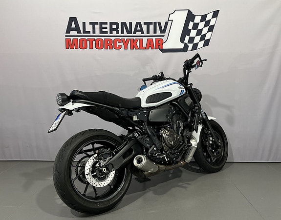 Yamaha XSR700 2 of 5