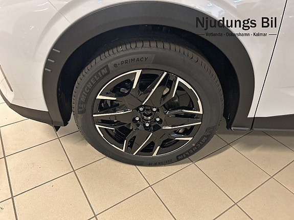 Peugeot e-5008 10 of 10