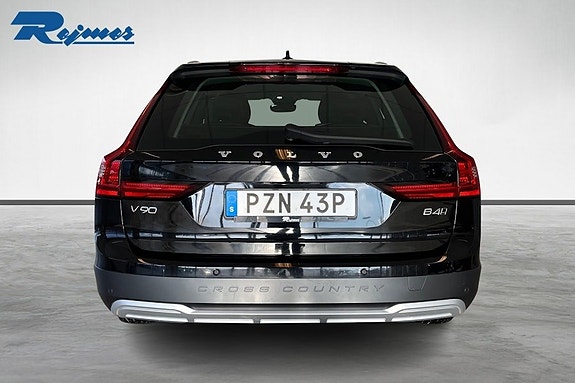 Volvo V90 Cross Country 4 of 5