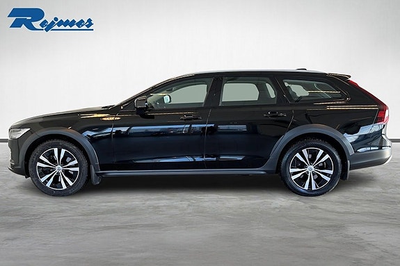 Volvo V90 Cross Country 3 of 5