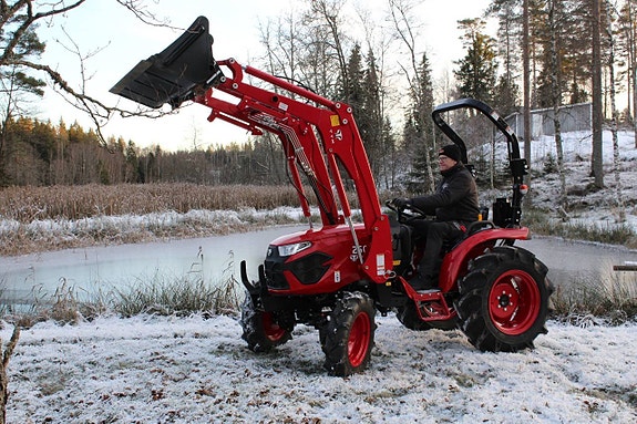 Traktor TYM 2500HL hydrostat 24 hk 4WD med frontlastare