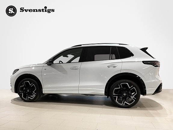 Volkswagen Tiguan 6 of 12