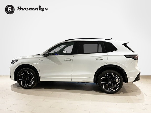 Volkswagen Tiguan 2 of 5