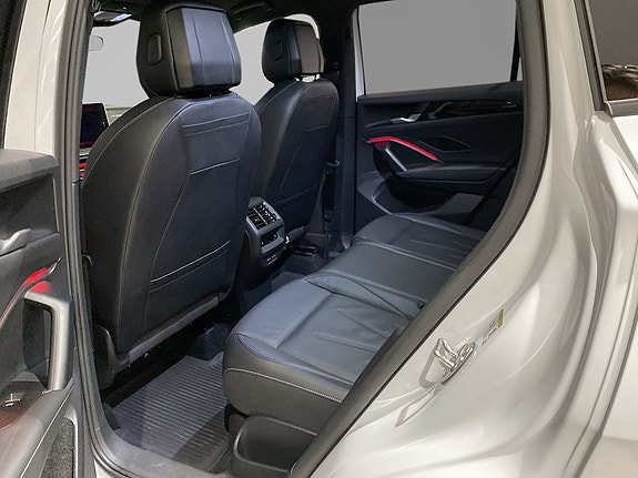 Volkswagen Tiguan 9 of 12