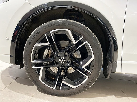 Volkswagen Tiguan 8 of 12