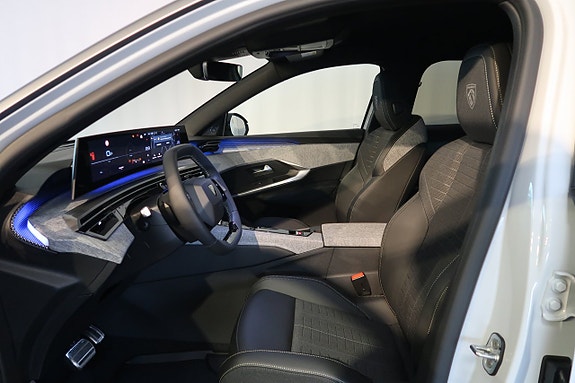 Peugeot e-3008 9 of 15