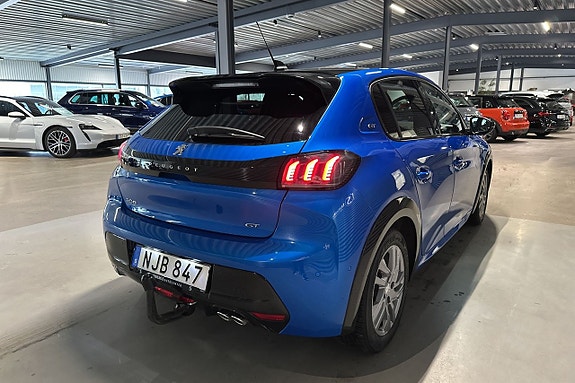 Peugeot 208 4 of 5