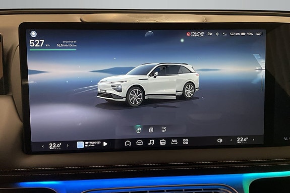 XPeng G9 11 of 13
