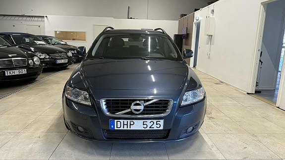 Volvo V50 2 of 16