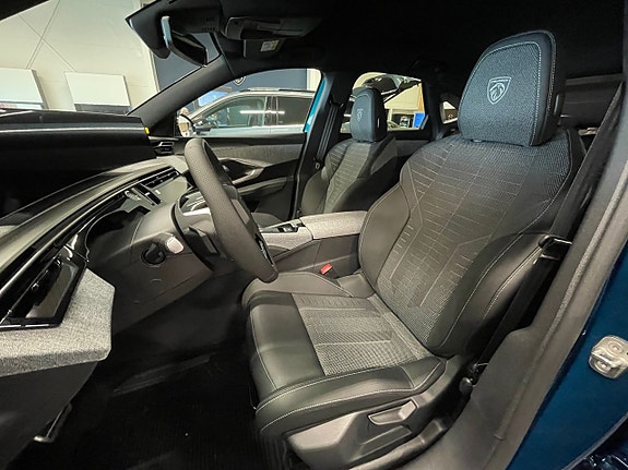 Peugeot e-3008 12 of 21