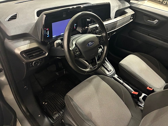 Ford Transit Courier 9 of 12