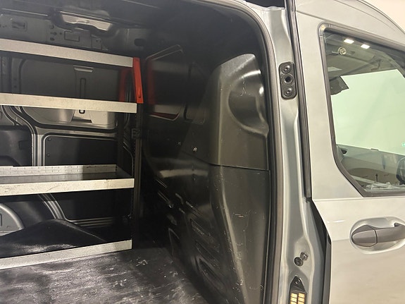 Ford Transit Courier 7 of 12