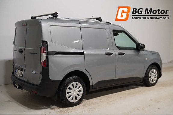 Ford Transit Courier 3 of 5