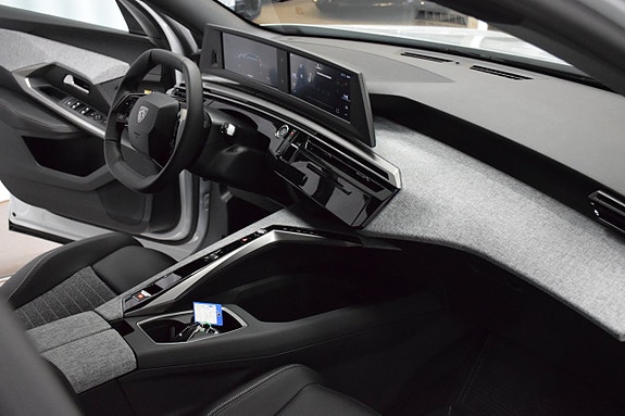 Peugeot e-3008 19 of 23